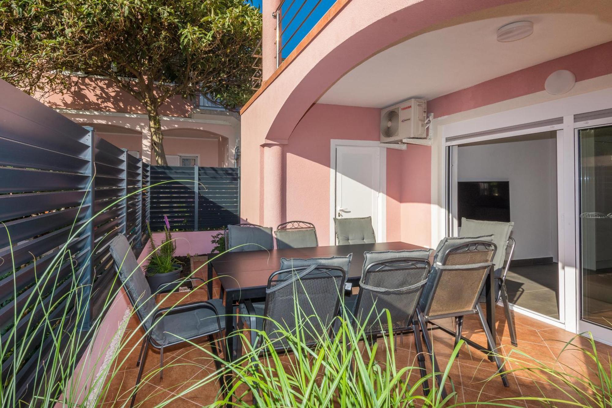 פריבלאקה Apartments Trogrlic מראה חיצוני תמונה